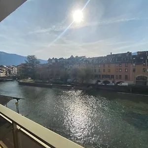 Quai Des Cordeliers, Balcon Et Vieille Appartement Annecy